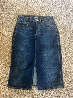 Old Navy women’s Dark Blue Straight Denim Jean Skirt size 0 high rise